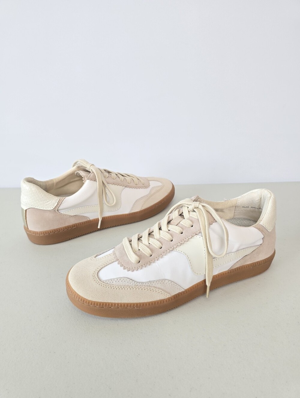 Dolce Vita Notice Sneakers White Dune Nylon Suede Gum Sole Women's Size 8.5
